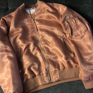 GAP Primaloft Lined Satin Bomber Jacket NWOT Peach Pink Size Large Tall (40)